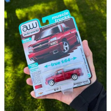 Auto World Premium 2005 Chevy Silverado SS Red