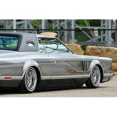 Auto World 1979 Lincoln Continental Lowrider Silver