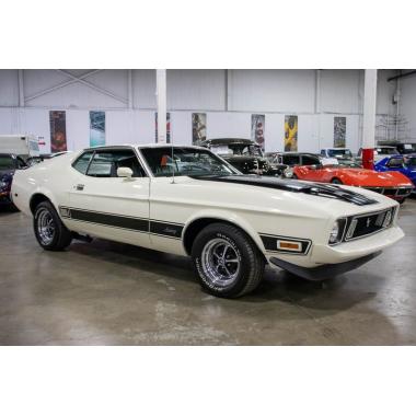 Auto World 1973 Ford Mustang Mach 1 Pearl White