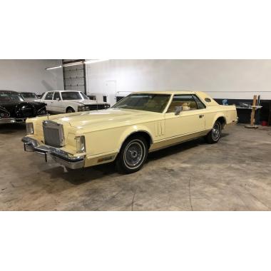 Auto World 1979 Lincoln Continental Mark V Cream 