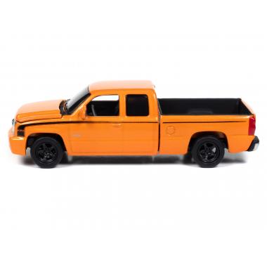 Auto World 2006 Chevy Silverado SS (AW Exclusive) 1:64 Scale Diecast