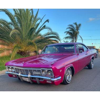 Johnny Lightning 1965 Chevy Impala SS Lowrider Perfect Metallic Purple