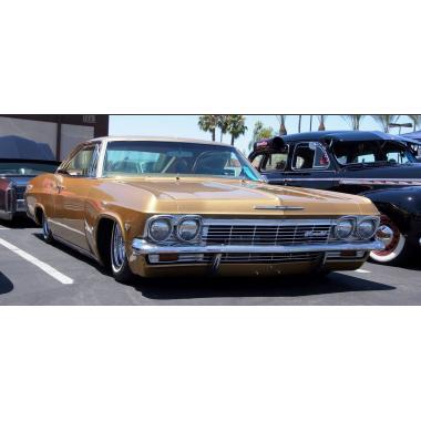 Johnny Lightning 1965 Chevy Impala SS Lowrider Gold