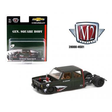M2 Machines 1:64 1973 Chevrolet Cheyenne Super 30 Bedless Truck #72 Dark Green General Square Body"