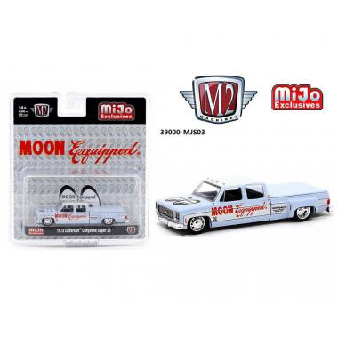 M2 Machines 1973 Chevrolet Cheyenne Super 30 Pickup Truck Mooneyes Equipped