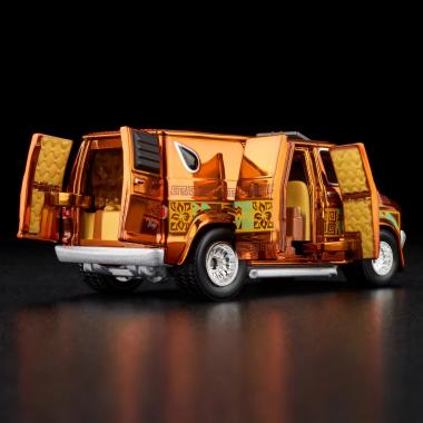 Hot Wheels Collectors RLC Exclusive ‘70s Dodge Tradesman Van