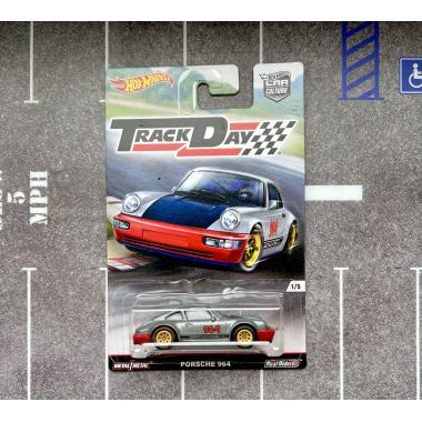 Hot Wheels 2016 Car Culture Track Day Premium